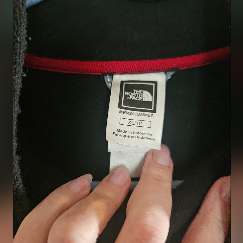 The North Face Men's Black Sweater Jacket - Picture 4 of 7